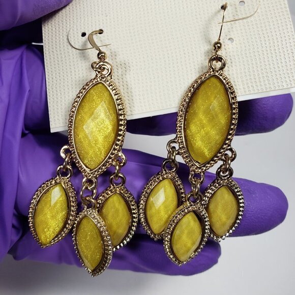 Sophia & Kate Gold-tone and Yellow Chandelier drop dangle Earrings - Picture 6 of 7
